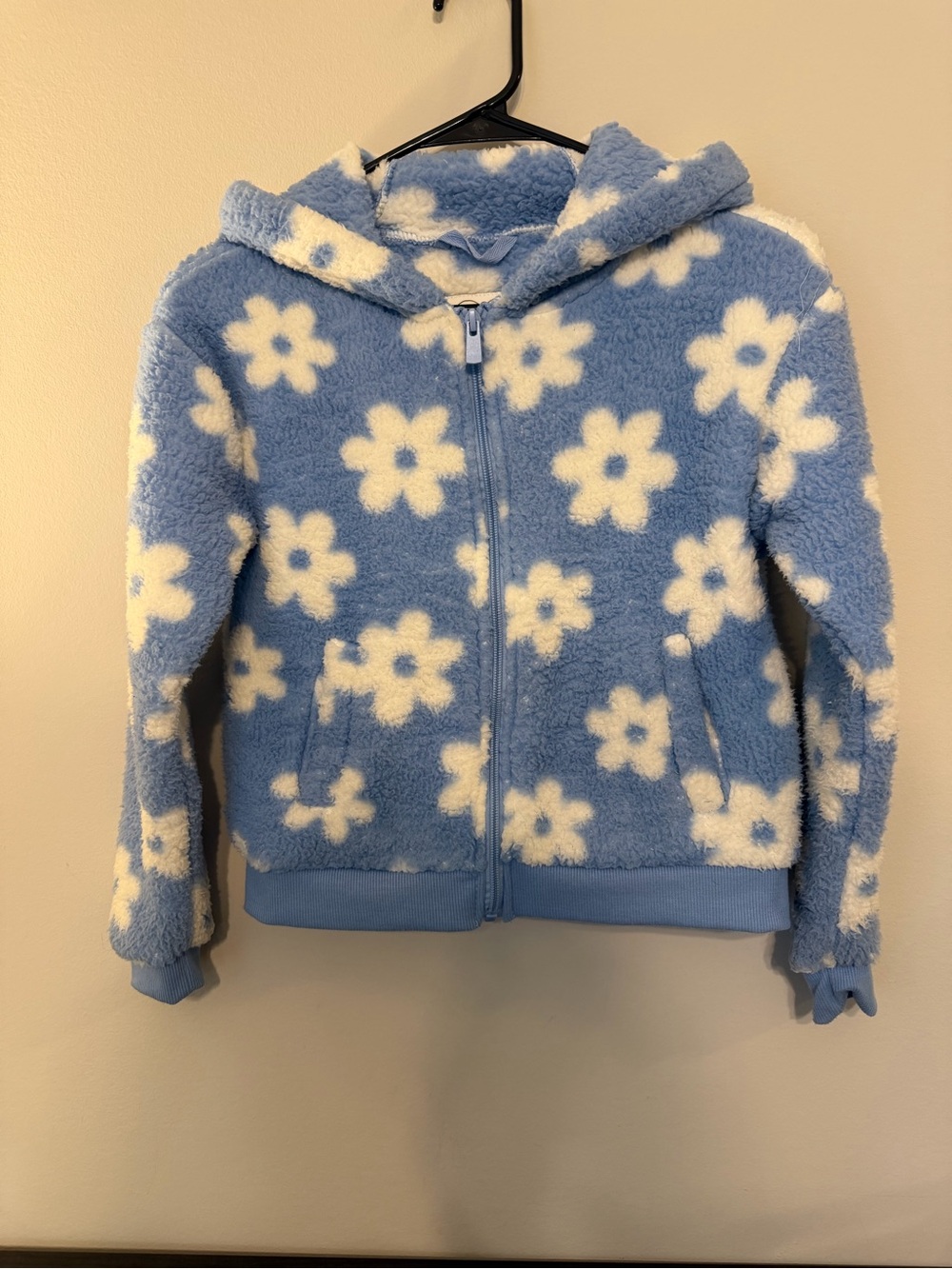 btween Light Blue Sherpa Hoodie with White Daisy Pattern